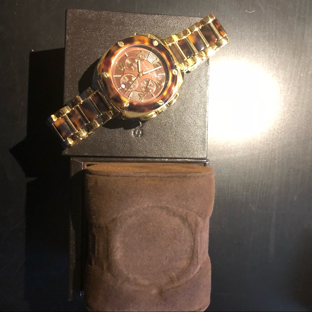 MK Watch - Picture 2 of 5